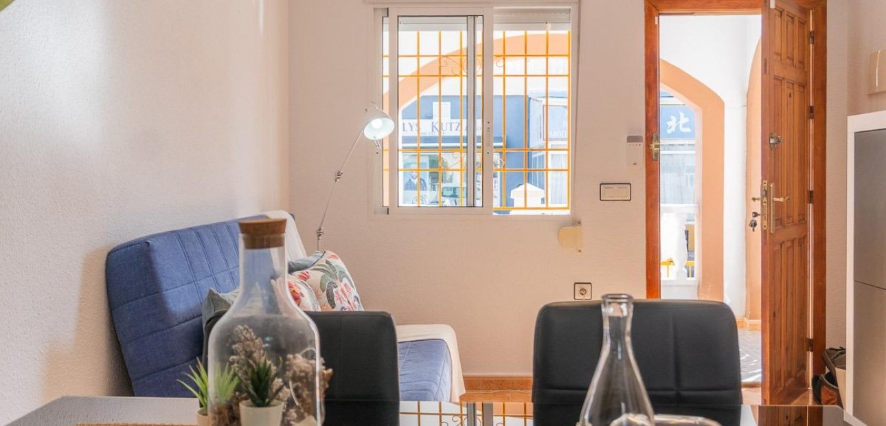 Venta - Terraced house -
Torrevieja - El limonar