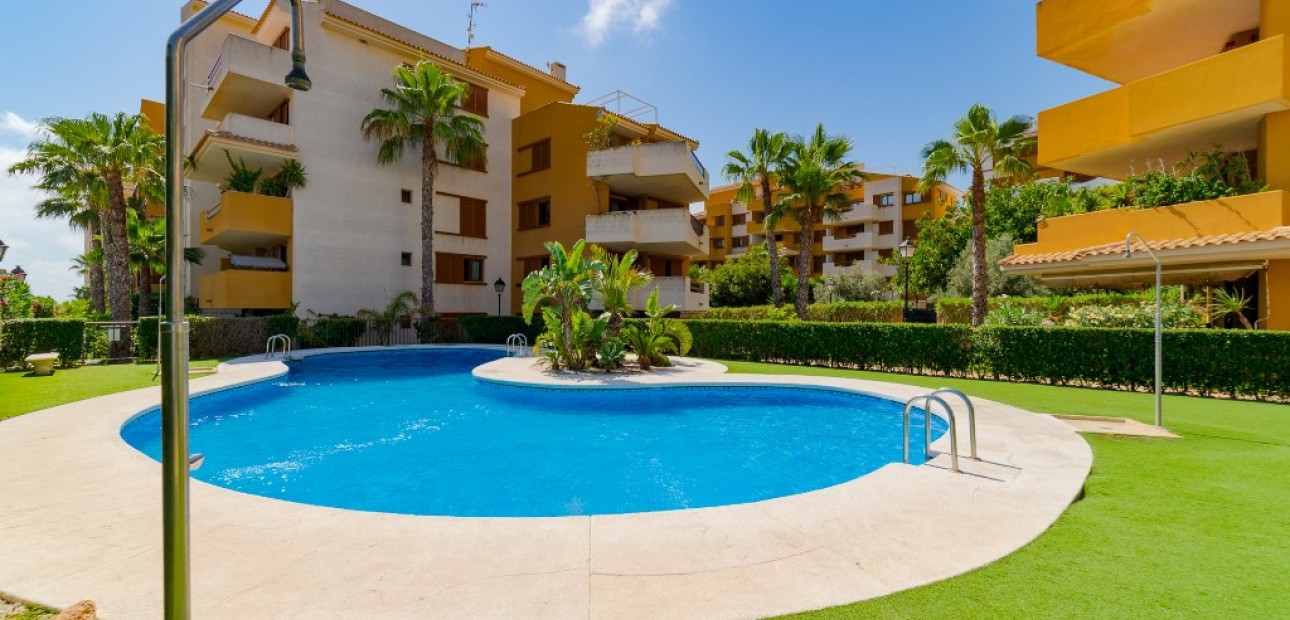 Herverkoop - Appartement / flat -
Punta Prima