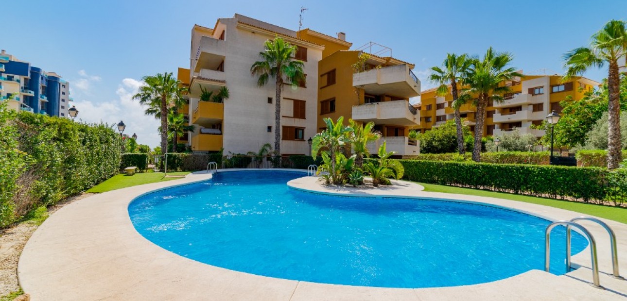 Herverkoop - Appartement / flat -
Punta Prima