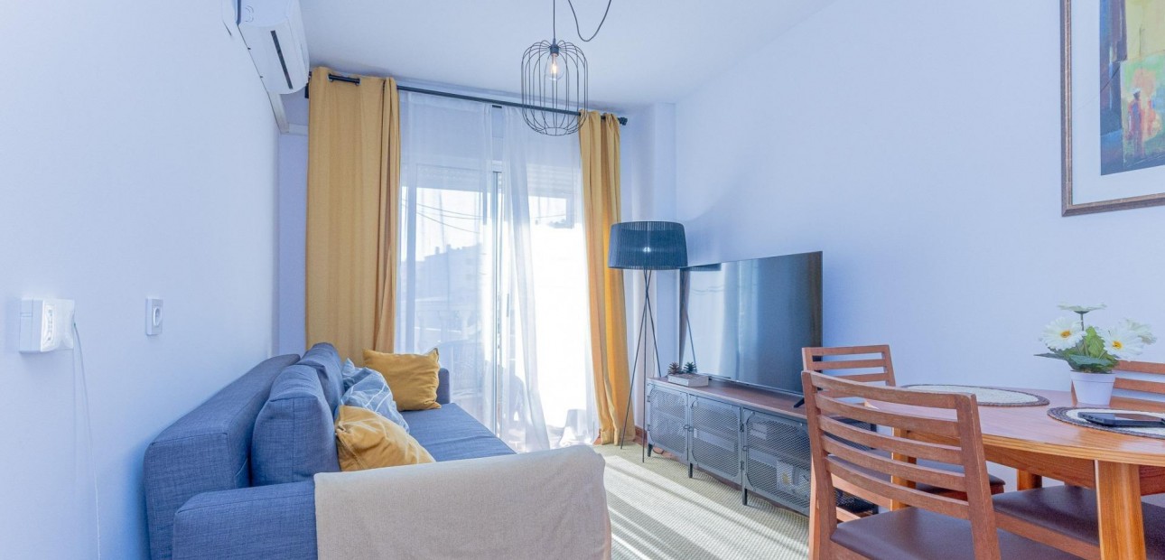 Venta - Apartamento / piso -
Torrevieja - Playa de los locos