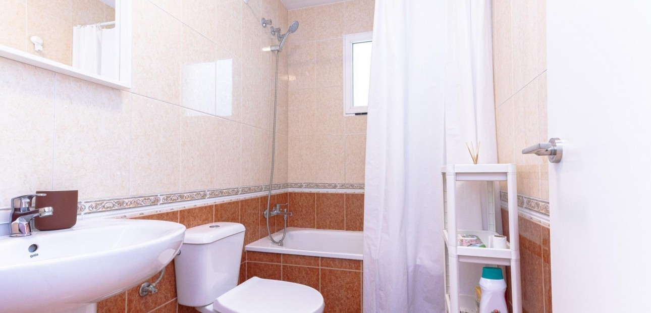 Venta - Apartamento / piso -
Torrevieja - Playa de los locos