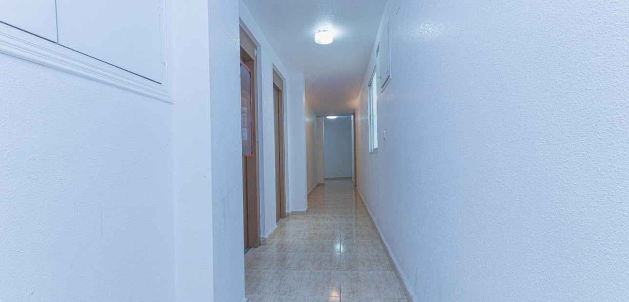 Venta - Apartamento / piso -
Torrevieja - Playa de los locos