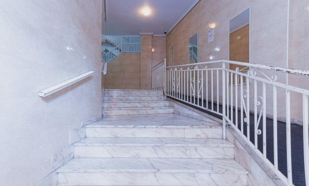 Venta - Apartamento / piso -
Torrevieja - Playa de los locos