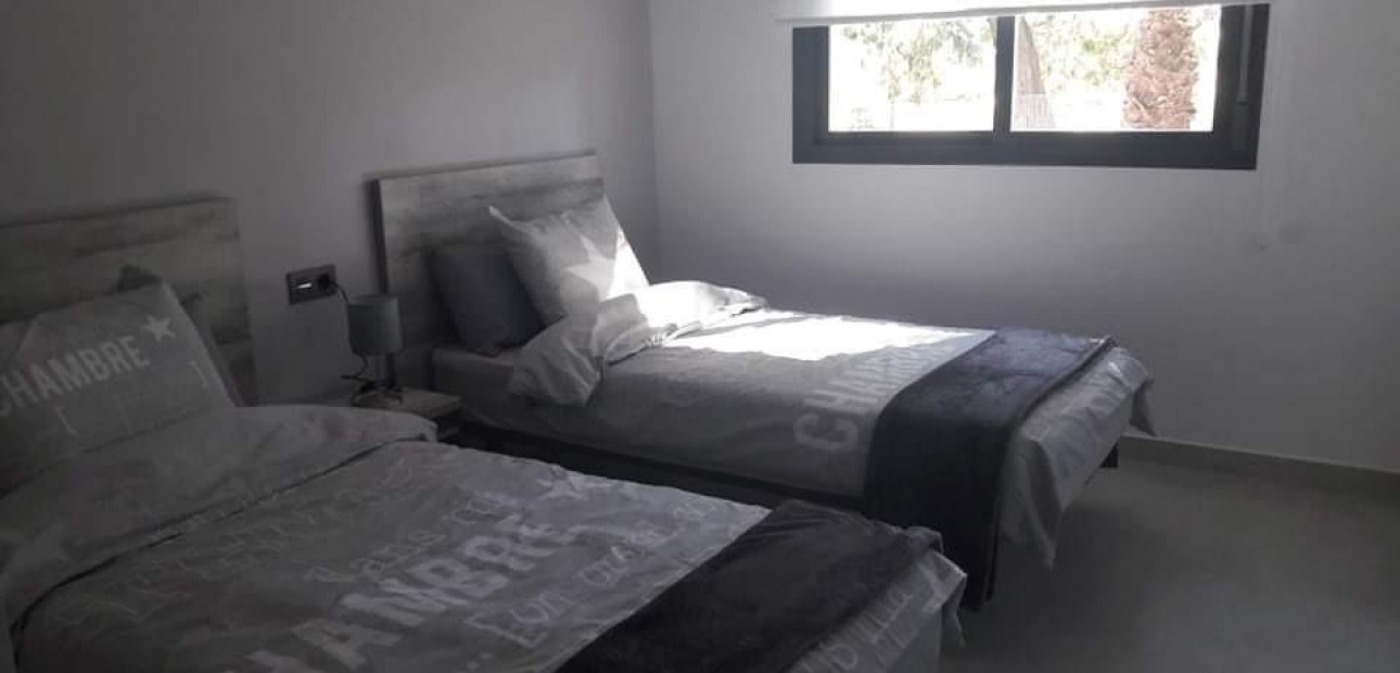 Sale - Bungalow -
Guardamar del Segura - EL RASO