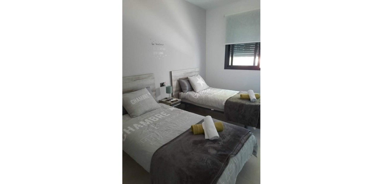 Sale - Bungalow -
Guardamar del Segura - EL RASO