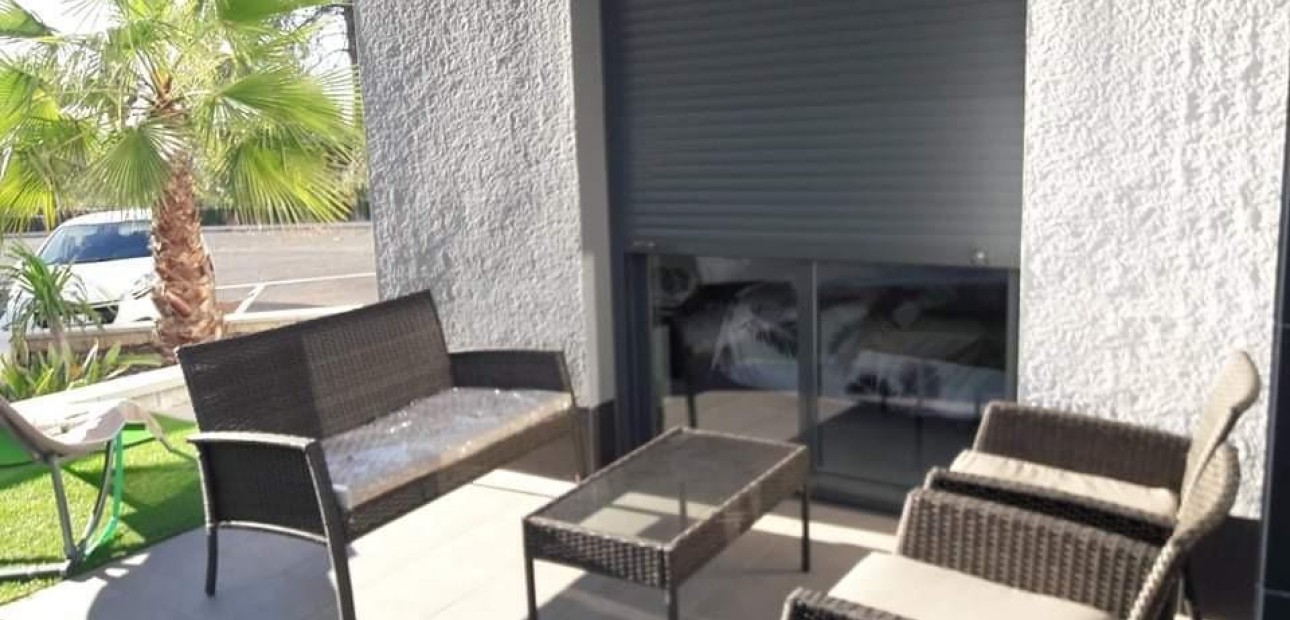 Sale - Bungalow -
Guardamar del Segura - EL RASO