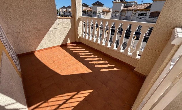 Herverkoop - Bungalow -
Torrevieja - Parque las naciones