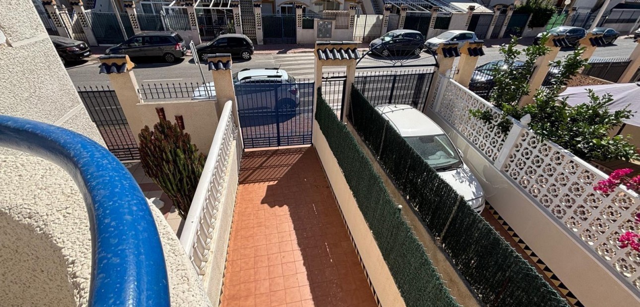 Herverkoop - Bungalow -
Torrevieja - Parque las naciones