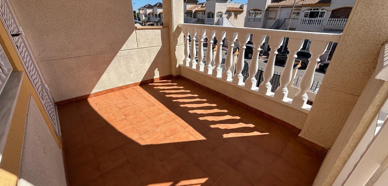 Herverkoop - Bungalow -
Torrevieja - Parque las naciones