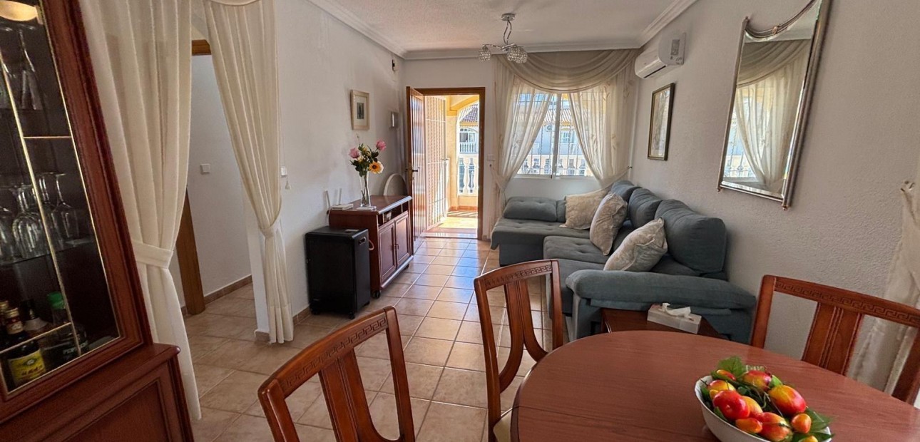 Herverkoop - Bungalow -
Torrevieja - Parque las naciones