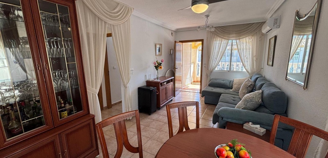 Herverkoop - Bungalow -
Torrevieja - Parque las naciones