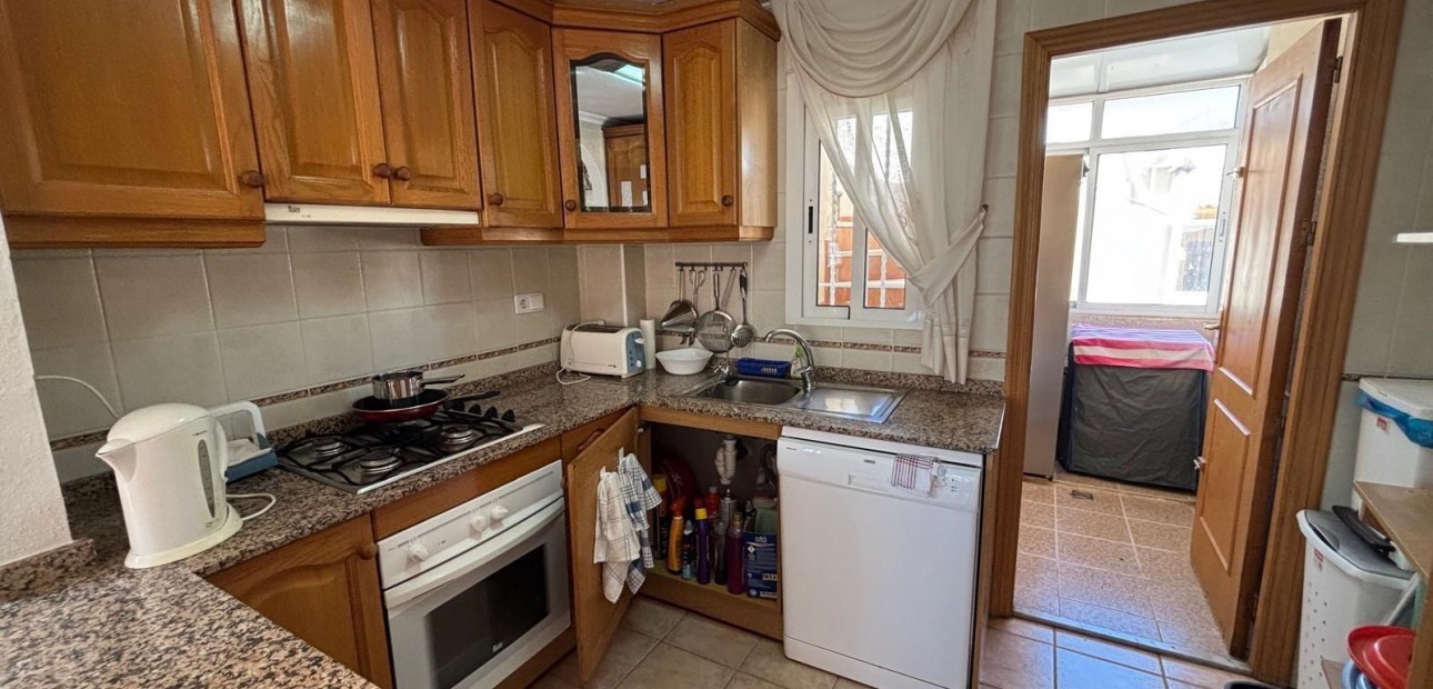 Herverkoop - Bungalow -
Torrevieja - Parque las naciones