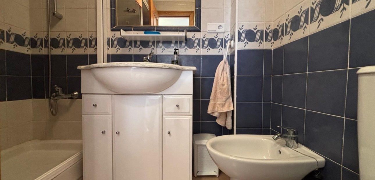 Herverkoop - Bungalow -
Torrevieja - Parque las naciones