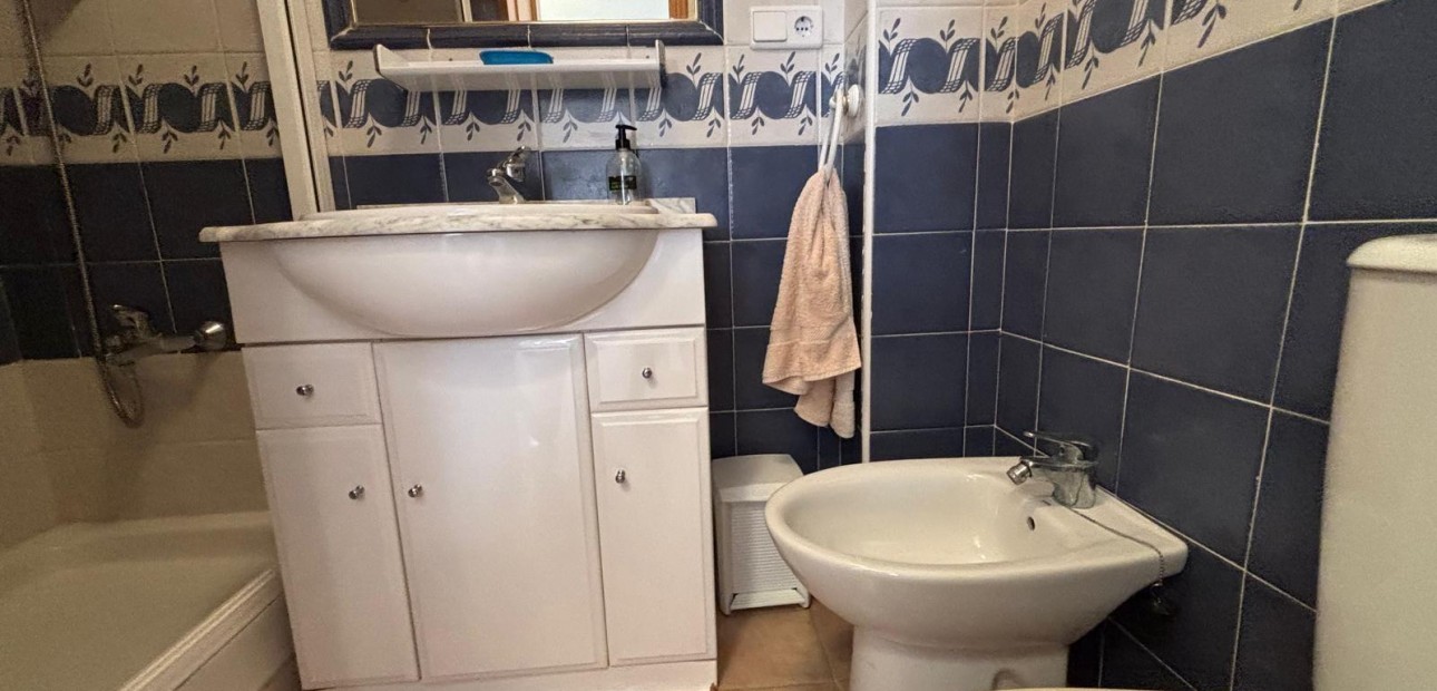 Herverkoop - Bungalow -
Torrevieja - Parque las naciones