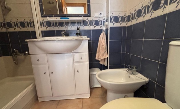 Herverkoop - Bungalow -
Torrevieja - Parque las naciones