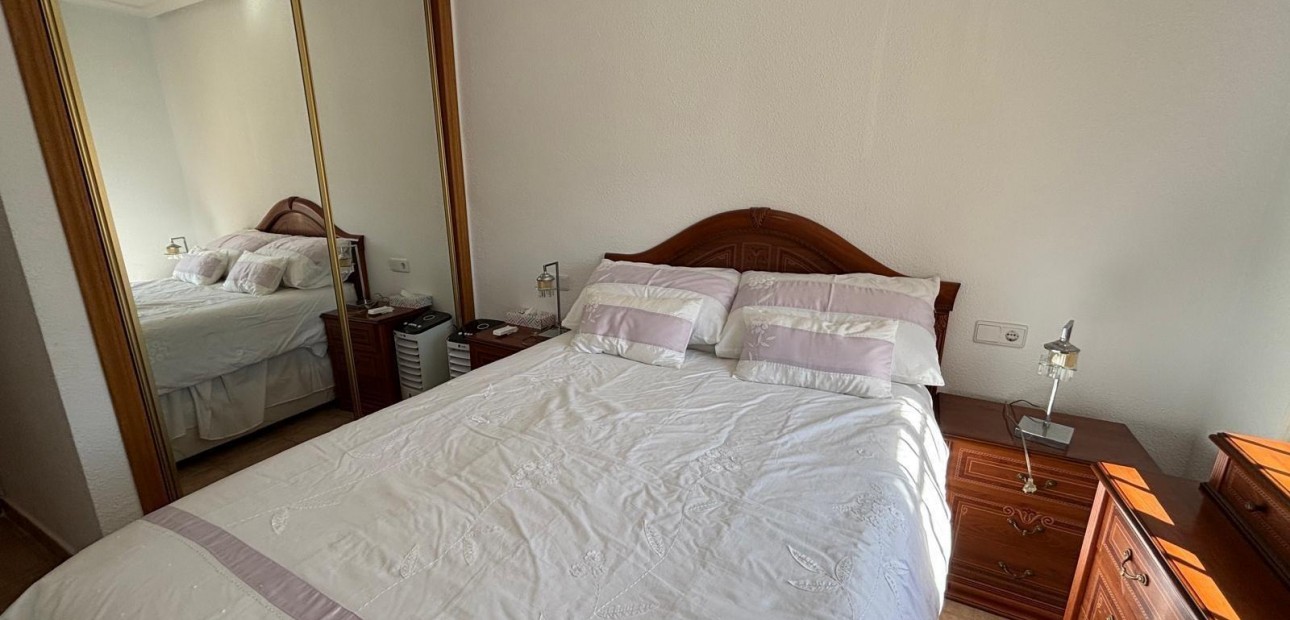 Herverkoop - Bungalow -
Torrevieja - Parque las naciones