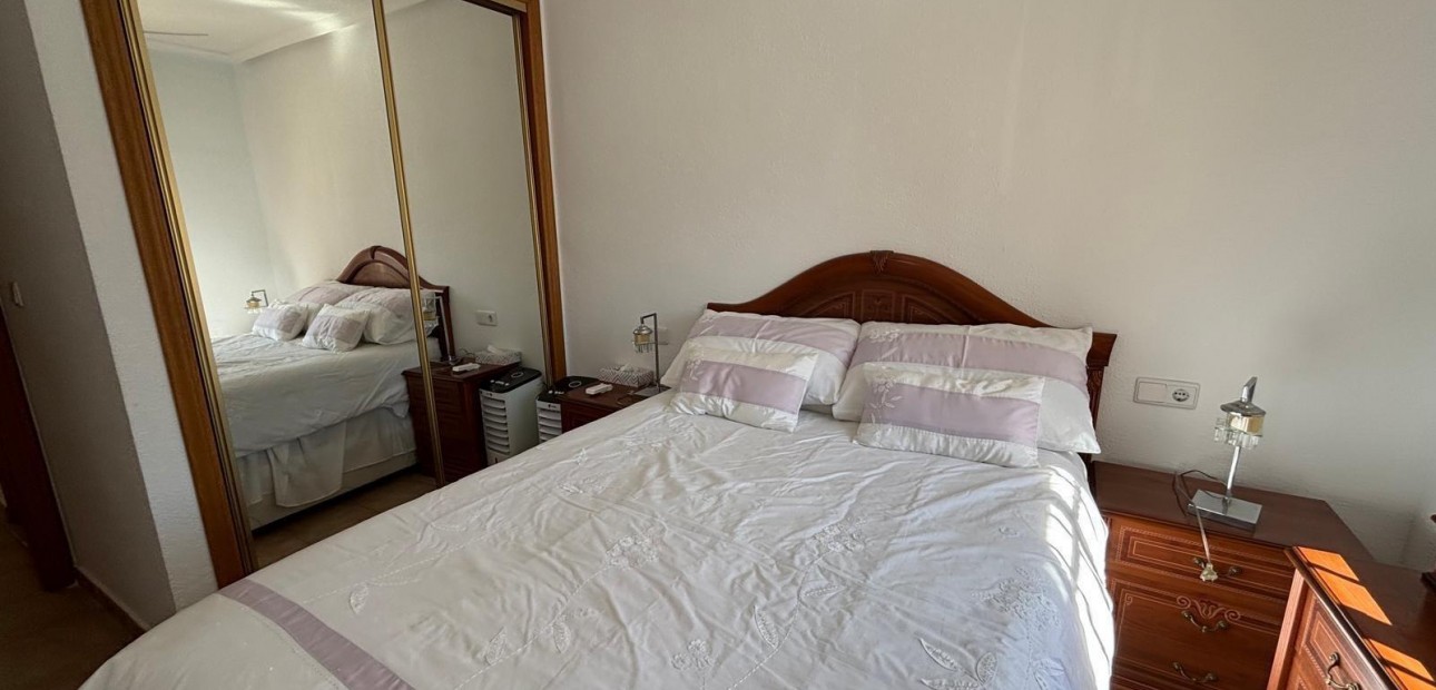 Herverkoop - Bungalow -
Torrevieja - Parque las naciones