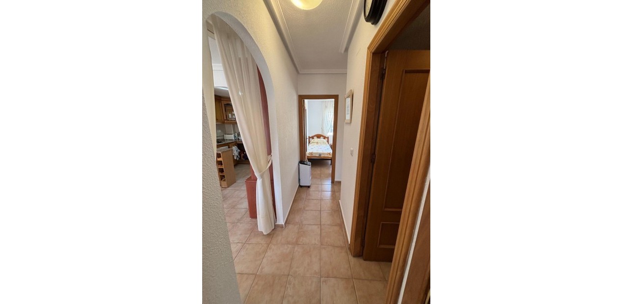 Herverkoop - Bungalow -
Torrevieja - Parque las naciones