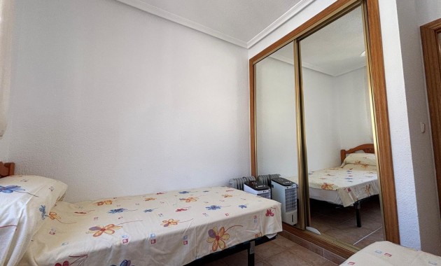 Herverkoop - Bungalow -
Torrevieja - Parque las naciones