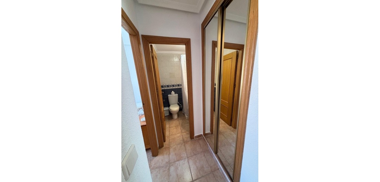 Herverkoop - Bungalow -
Torrevieja - Parque las naciones