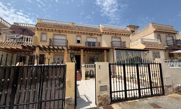 Venta - Terraced house -
Orihuela Costa - La Zenia
