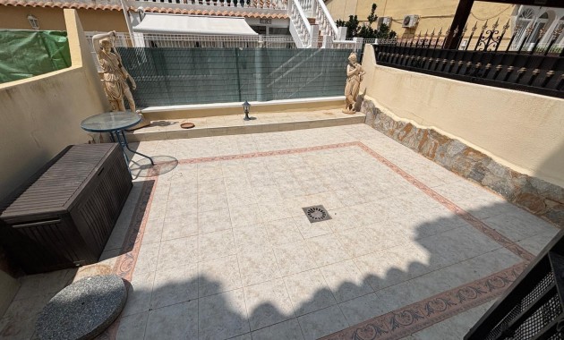 Venta - Terraced house -
Orihuela Costa - La Zenia