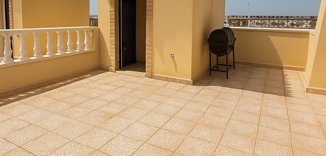 Venta - Terraced house -
Orihuela Costa - La Zenia