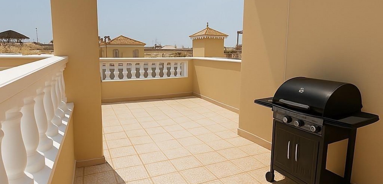 Venta - Terraced house -
Orihuela Costa - La Zenia