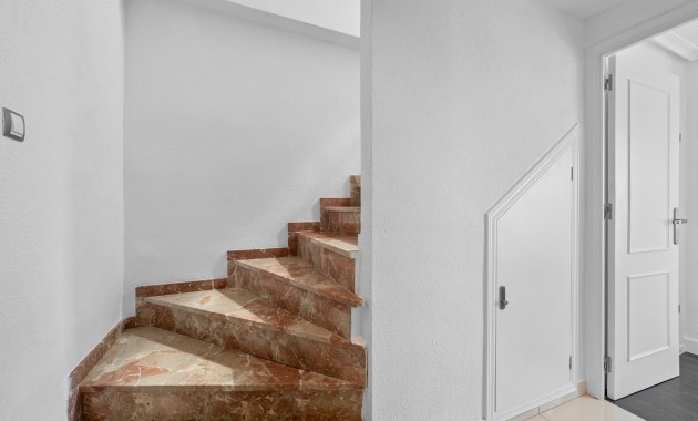 Venta - Apartamento / piso -
Punta Prima