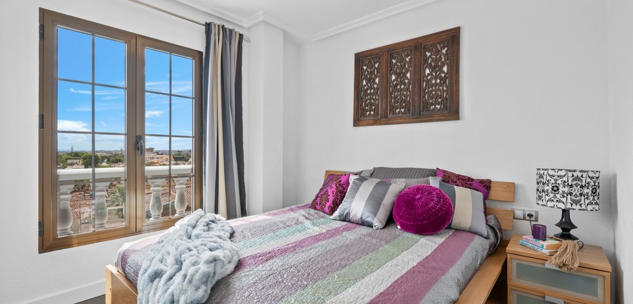 Venta - Apartamento / piso -
Punta Prima