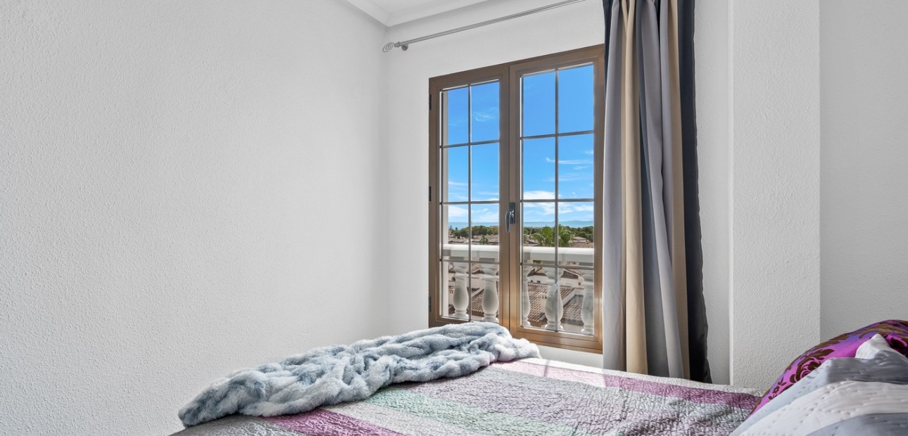 Venta - Apartamento / piso -
Punta Prima