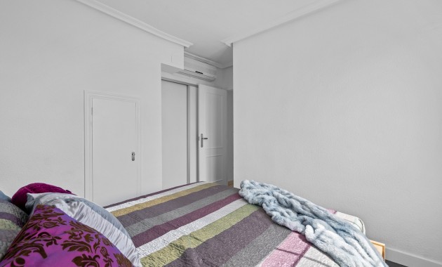 Venta - Apartamento / piso -
Punta Prima