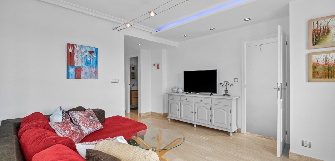 Sale - Apartment / flat -
Punta Prima