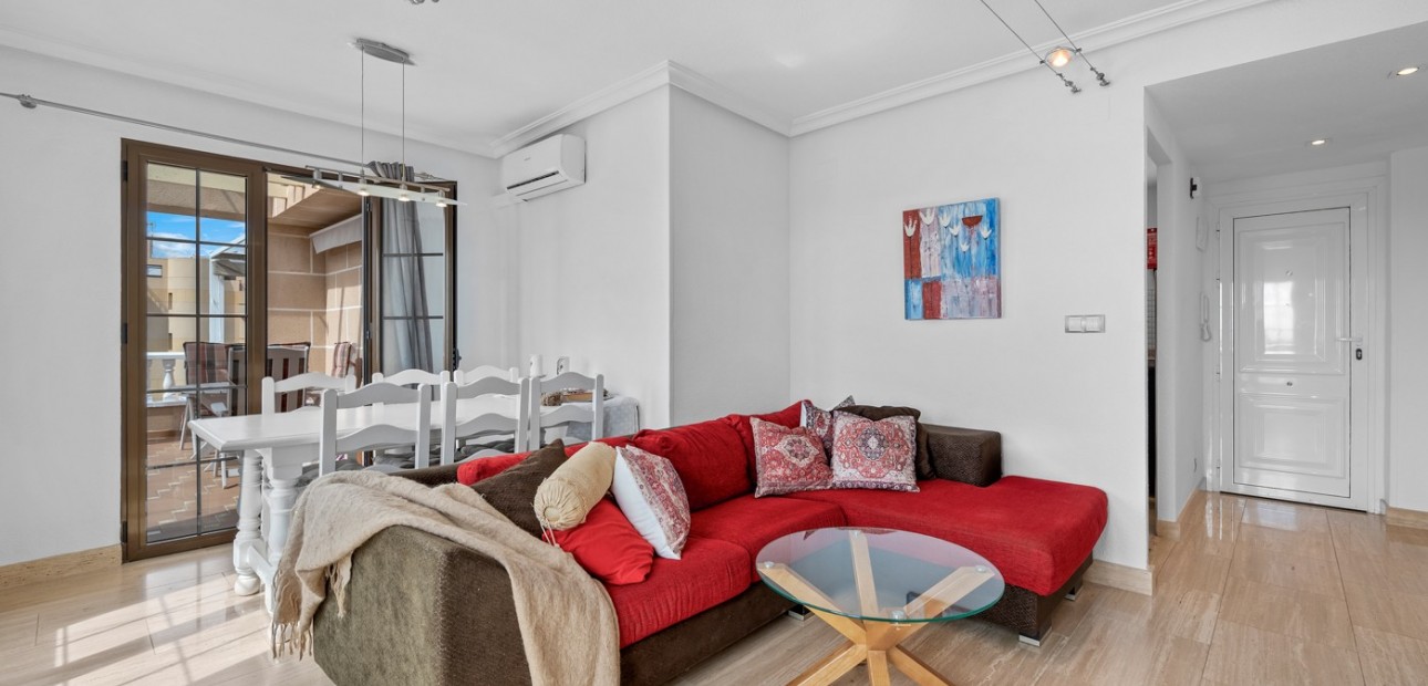 Sale - Apartment / flat -
Punta Prima