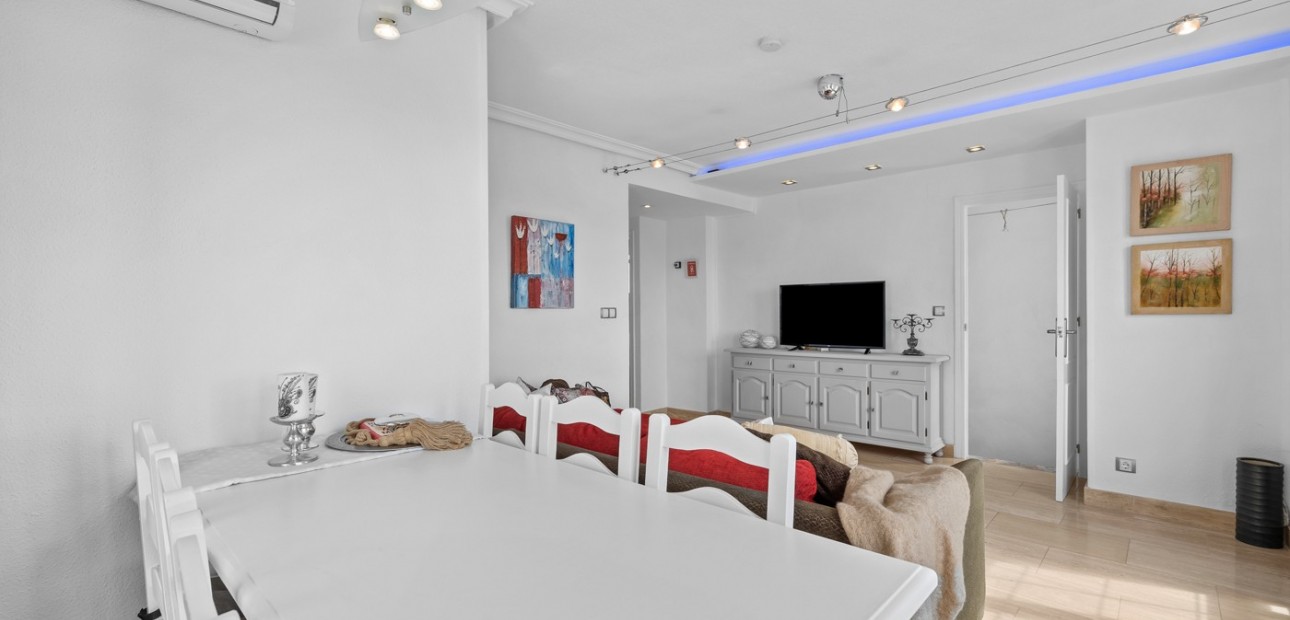 Sale - Apartment / flat -
Punta Prima