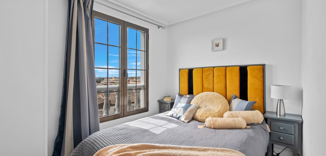 Sale - Apartment / flat -
Punta Prima