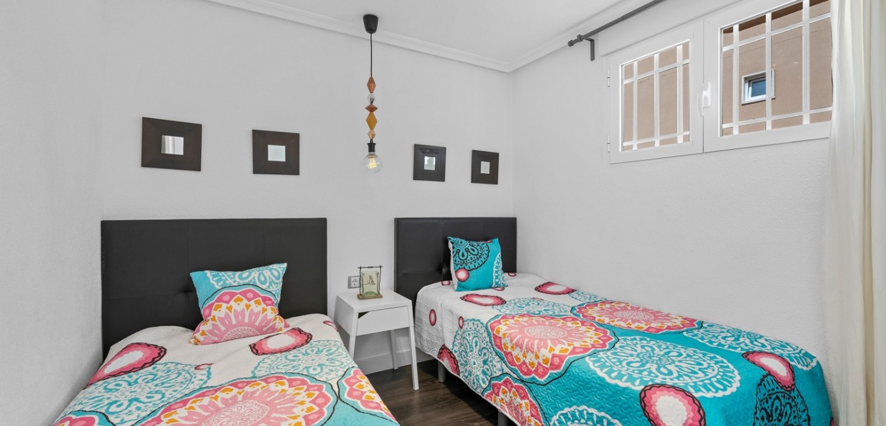 Sale - Apartment / flat -
Punta Prima