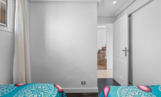 Sale - Apartment / flat -
Punta Prima