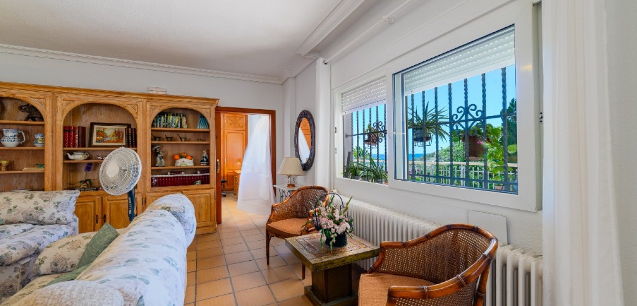 Herverkoop - Villa -
Campoamor