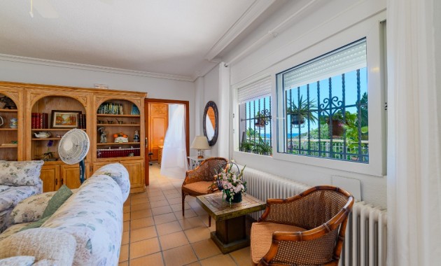 Herverkoop - Villa -
Campoamor