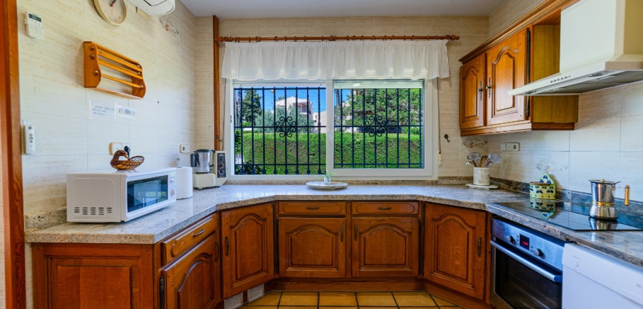 Herverkoop - Villa -
Campoamor