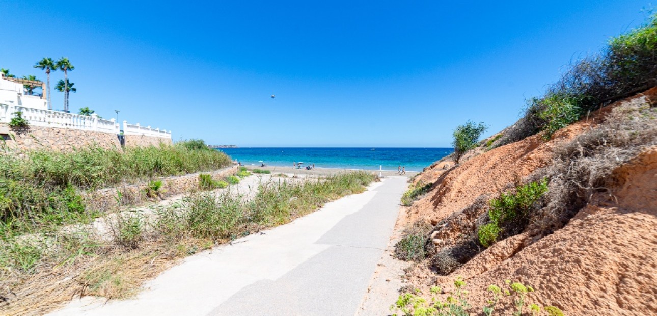 Herverkoop - Villa -
Campoamor