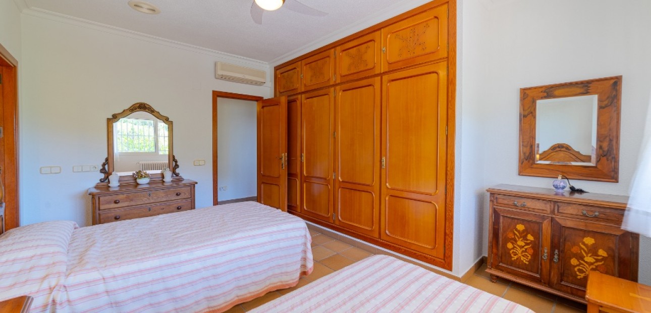 Herverkoop - Villa -
Campoamor