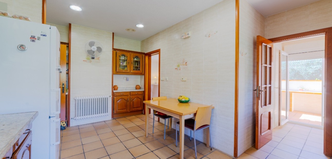 Herverkoop - Villa -
Campoamor