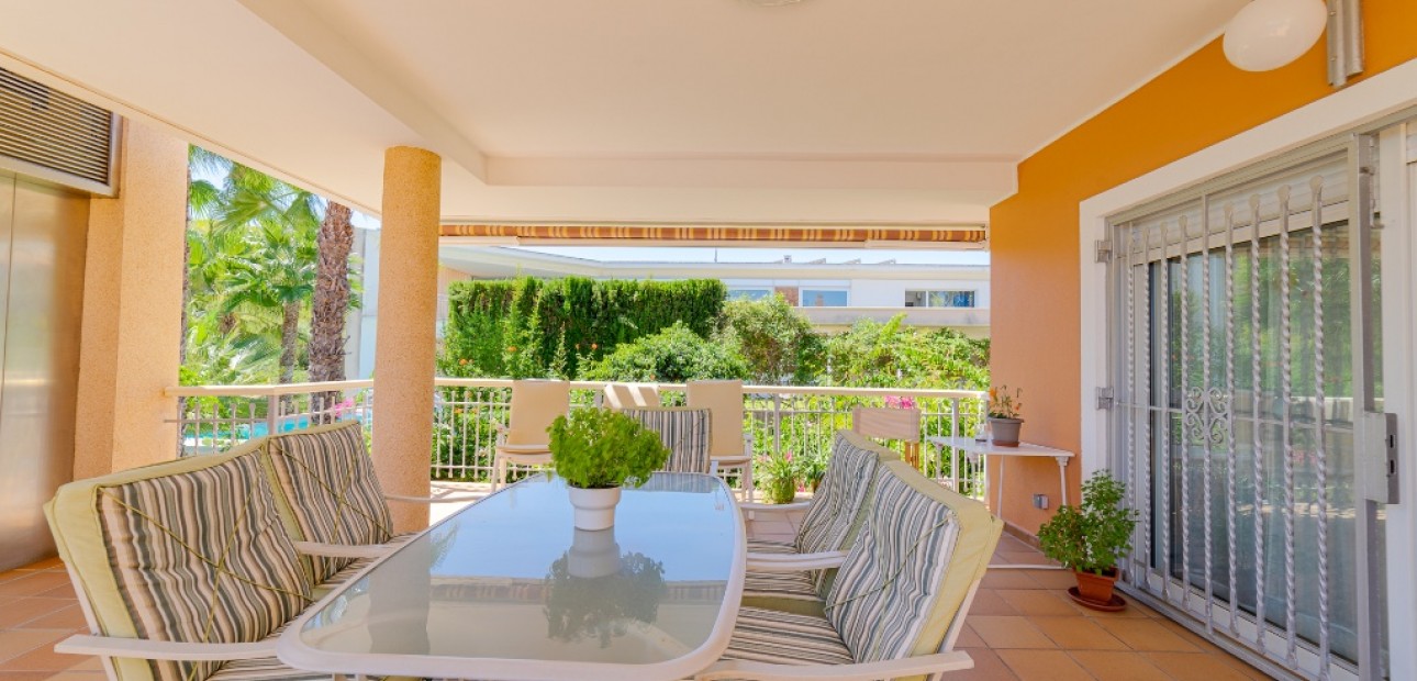 Herverkoop - Villa -
Campoamor