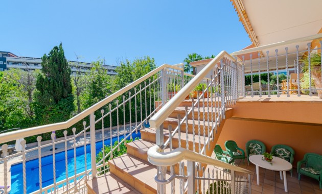 Herverkoop - Villa -
Campoamor