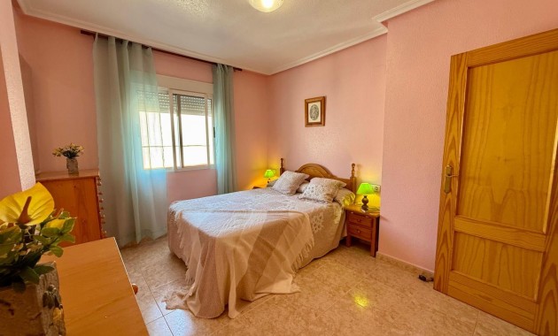 Herverkoop - Appartement / flat -
Torrevieja - Playa de los locos