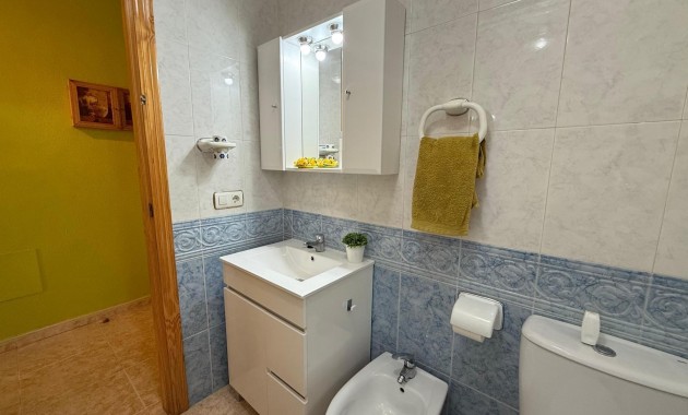 Herverkoop - Appartement / flat -
Torrevieja - Playa de los locos