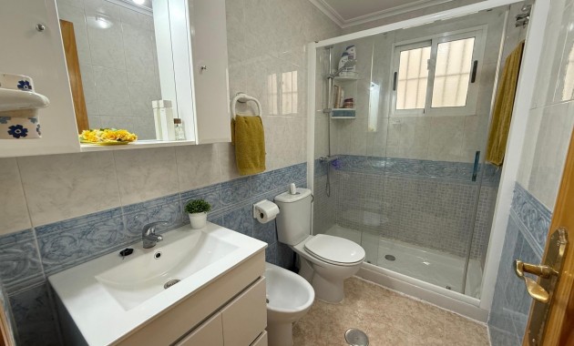 Herverkoop - Appartement / flat -
Torrevieja - Playa de los locos