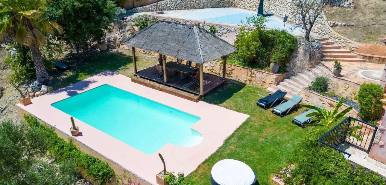 Herverkoop - Villa -
Polop - Xirles